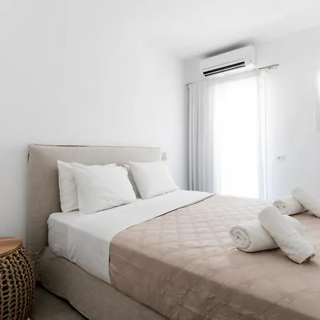 Super Paradise Hotel מלון 2*