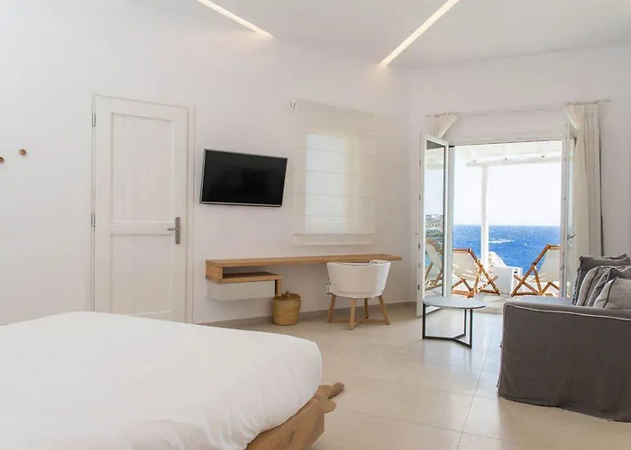 Super Paradise Suites 2*