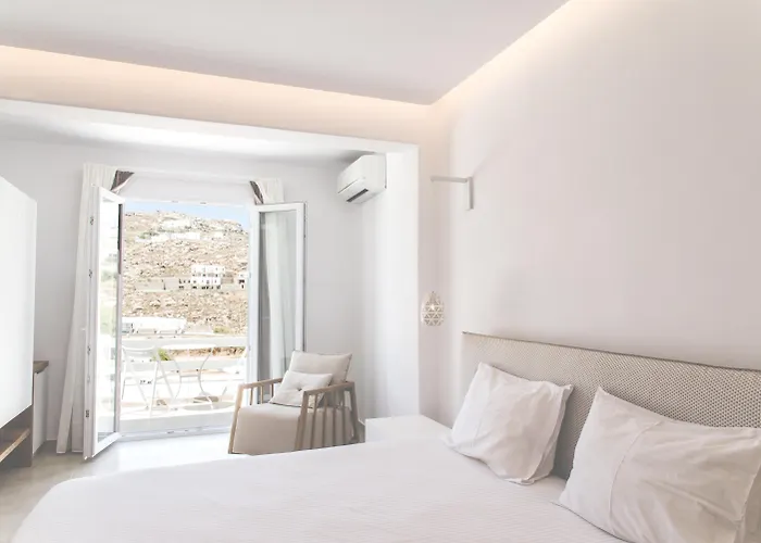 Super Paradise Suites