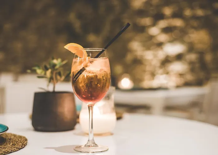 Super Paradise Suites 2*