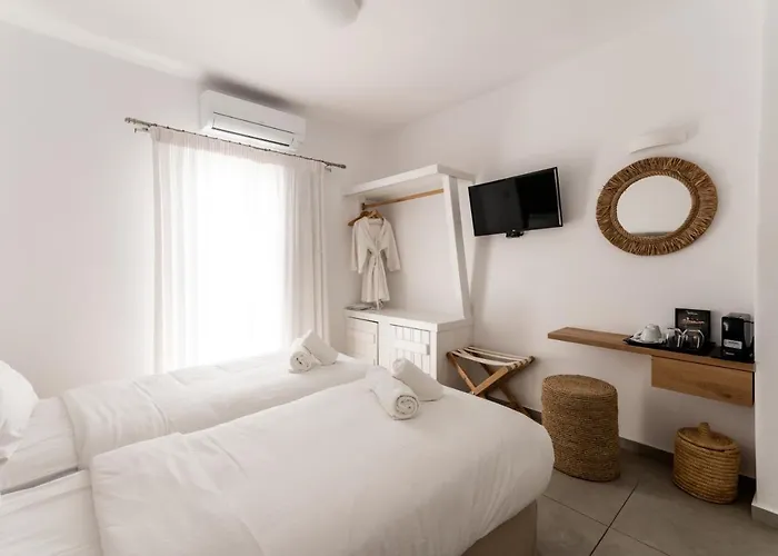 Super Paradise Suites