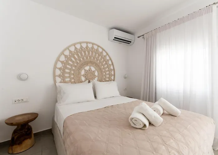 Super Paradise Suites