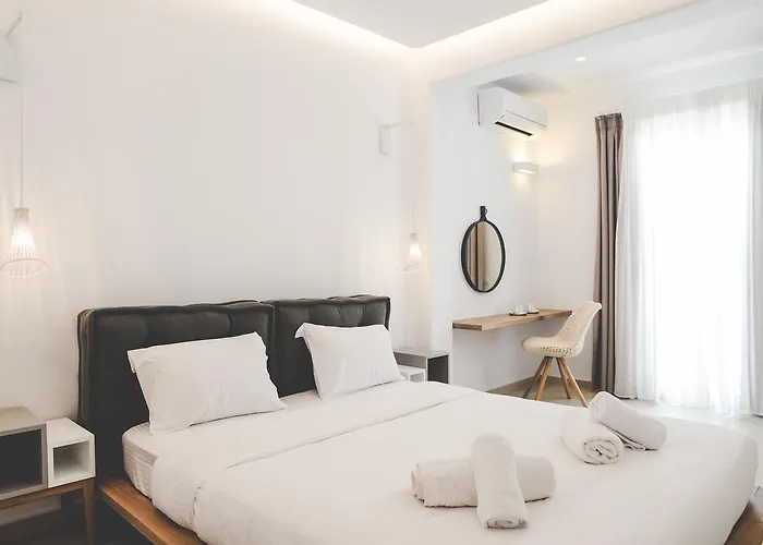 Super Paradise Hotel