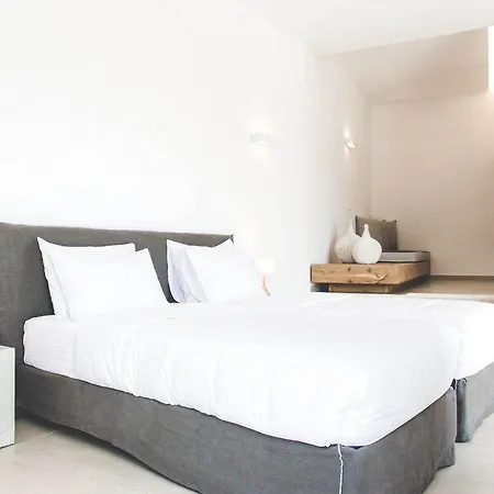 Super Paradise Suites Hotel