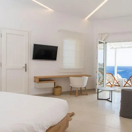 Super Paradise Hotel 2*