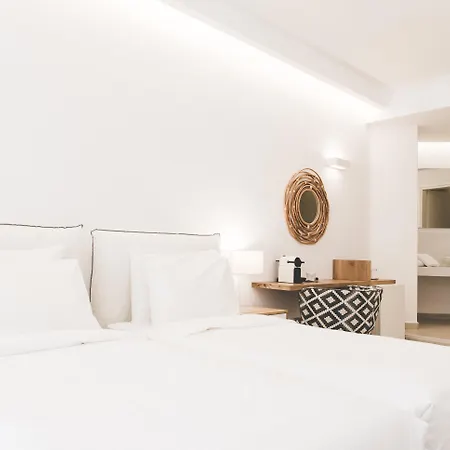 Hotel Super Paradise Suites 2*