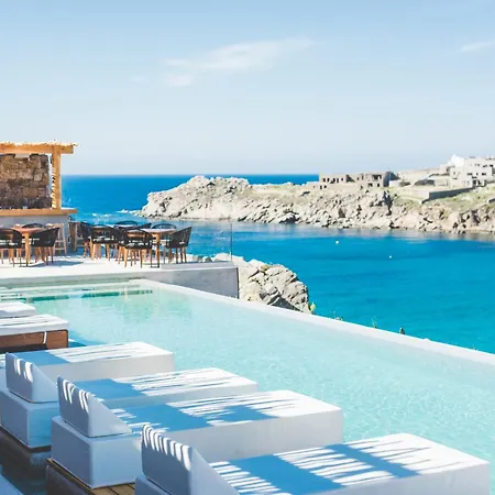 Super Paradise Suites Hotel