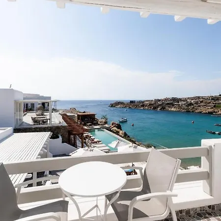 Hotel Super Paradise Suites 2*