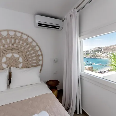 Super Paradise Suites 2*