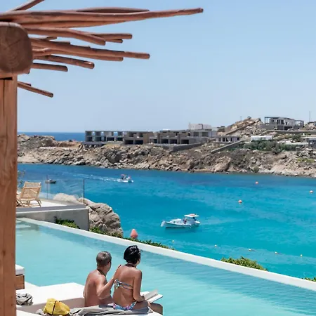 Super Paradise Suites Hotel