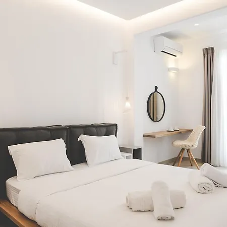 Super Paradise Hotel