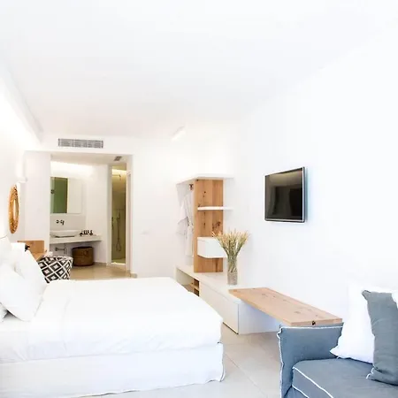 Super Paradise Suites 2*