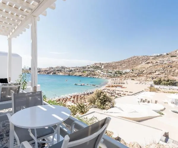 Super Paradise Hotel 2*