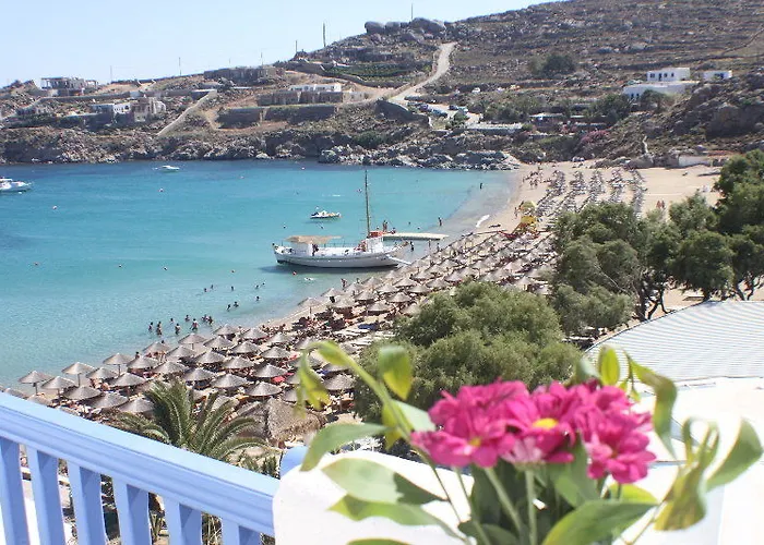 Super Paradise Hotel 2*