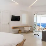 Super Paradise Hotel 2*