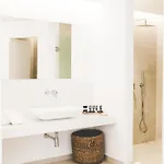 Super Paradise Hotel Hotell