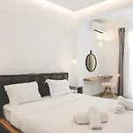 Super Paradise Hotel